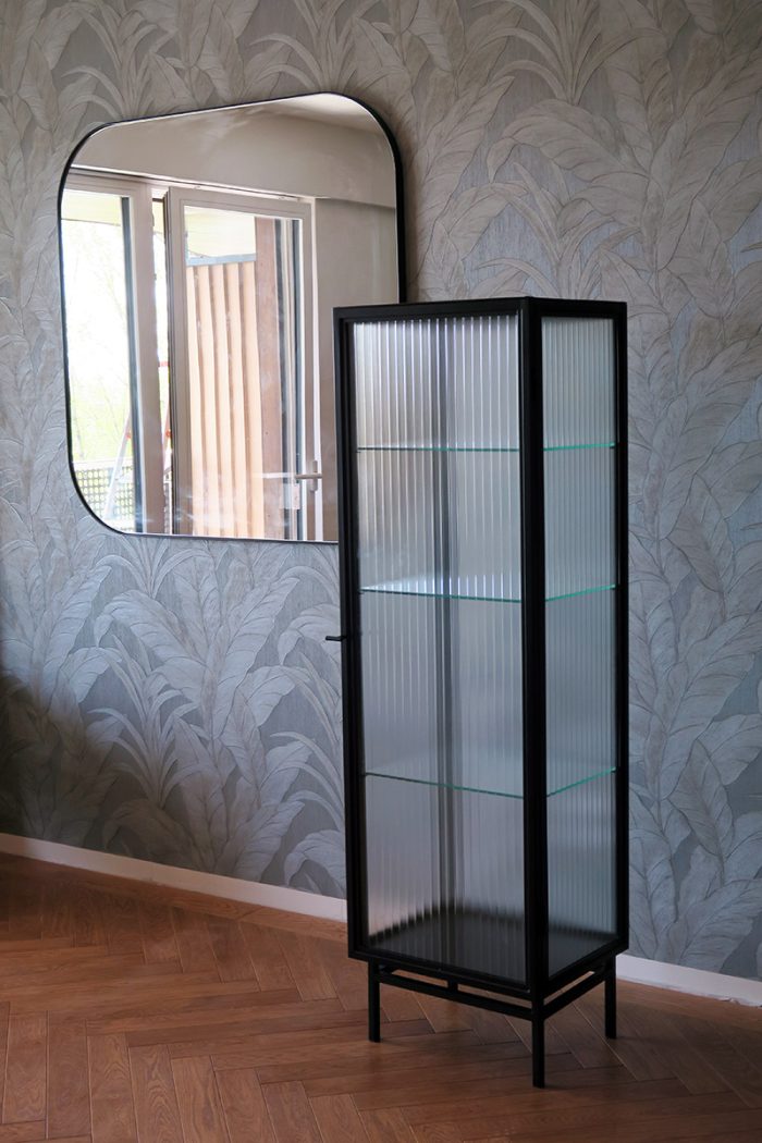 Witrynki wystawowe szklane ze szkła ornamentowego